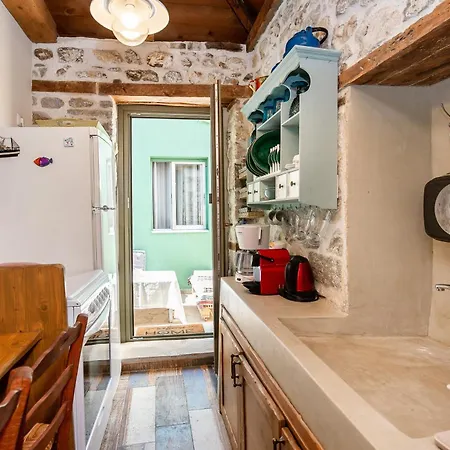 Alifadas 1836 Apartment *